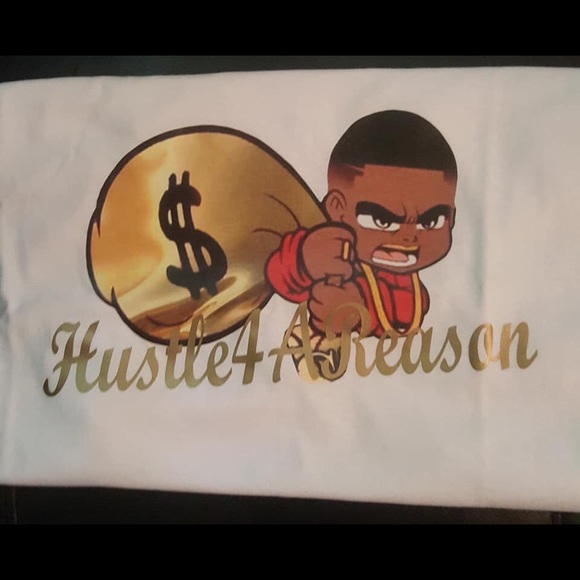 I Hustle for a Reason T-shirt’s UNISEX - Picture 1 of 4